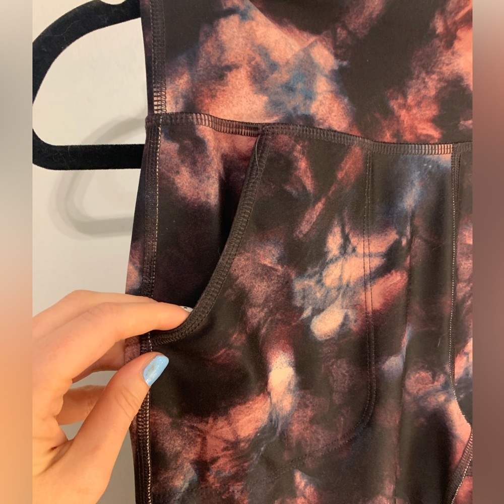 ๐บOld Navy Active High Rise Galaxy Tie Dye Joggers - Picture 6 of 8